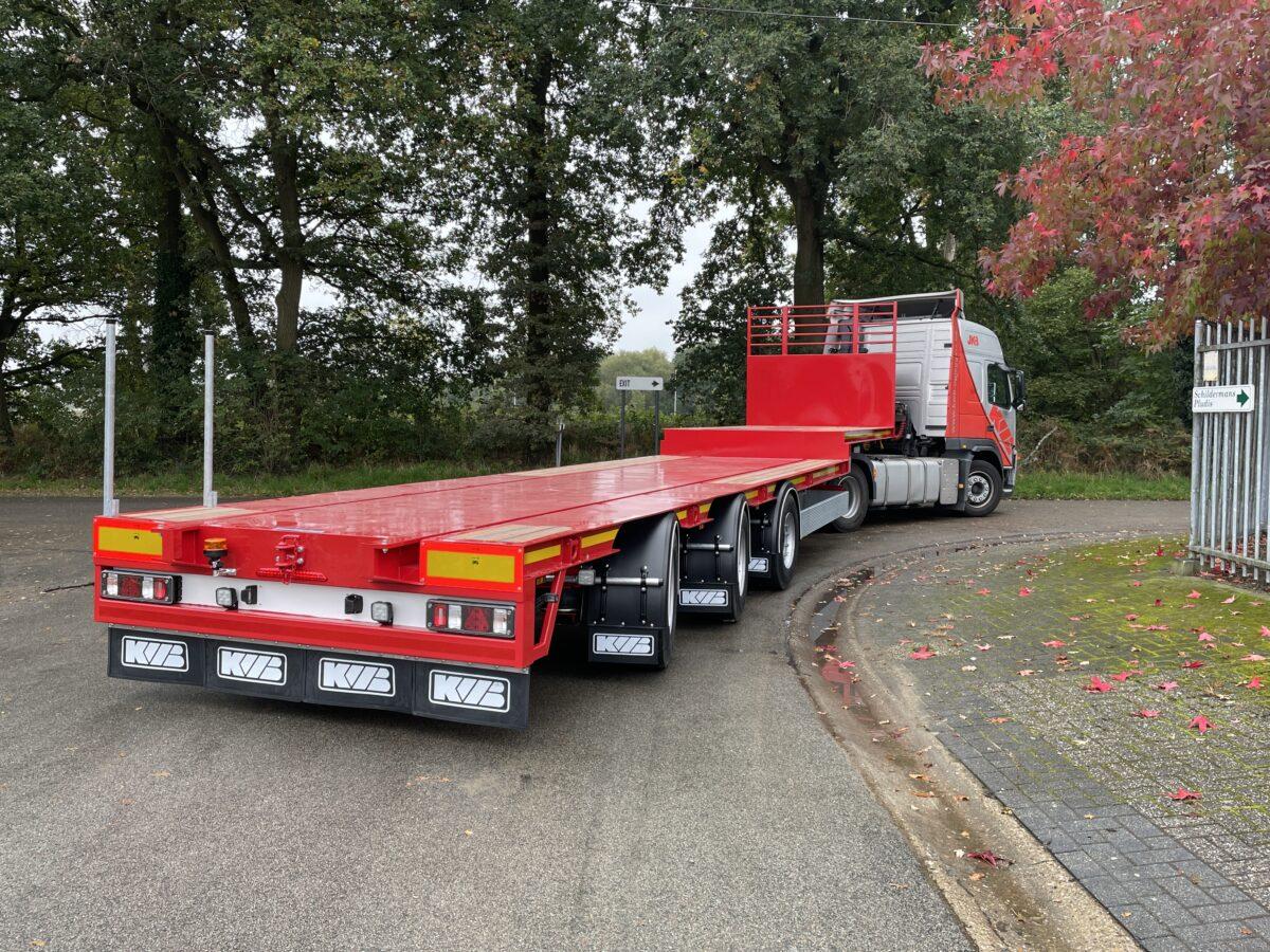 Semi-remorque surbaissée KWB à 3 essieux
