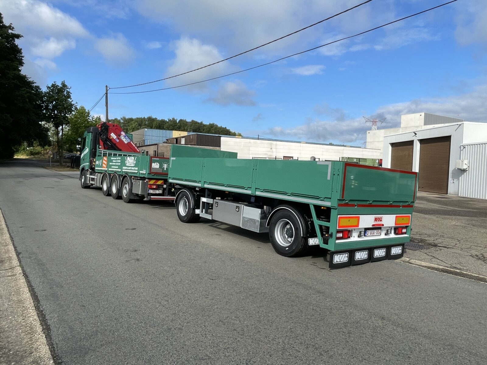KWB 3-achsiger Drehschemelanhänger KWB 3-achsiger Drehschemelanhänger