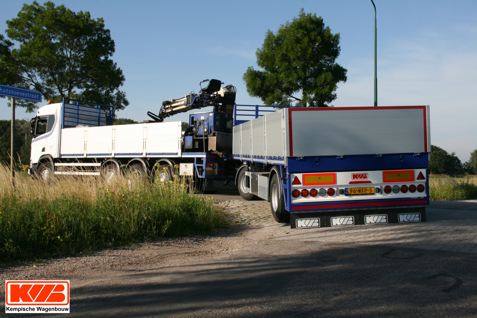KWB 2-achsiger Drehschemelanhänger KWB 2-achsiger Drehschemelanhänger