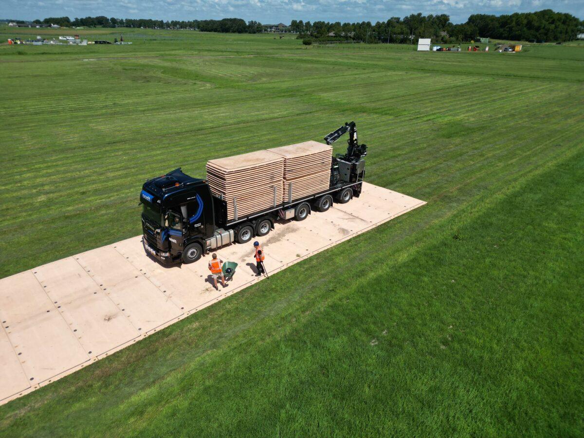 KWB Road plate trailers for mobile cranes
